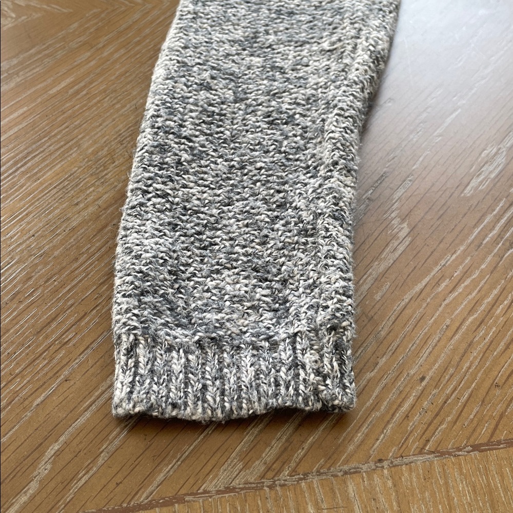 Abercrombie & Fitch Gray Knit Sweater - Picture 7 of 7